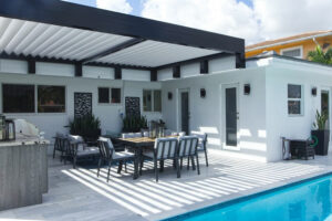 Black and white pergola in Pompanon Beach, FL