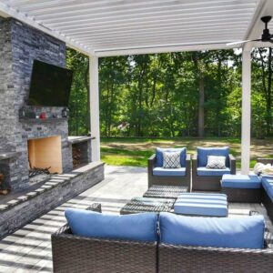 pergola with outdoor living room and tv - Azenco louvered roof